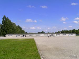 ua120714dachau01.JPG